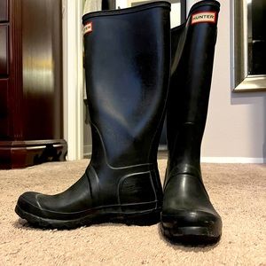 Hunter classic rain boots $50.00 size 8
